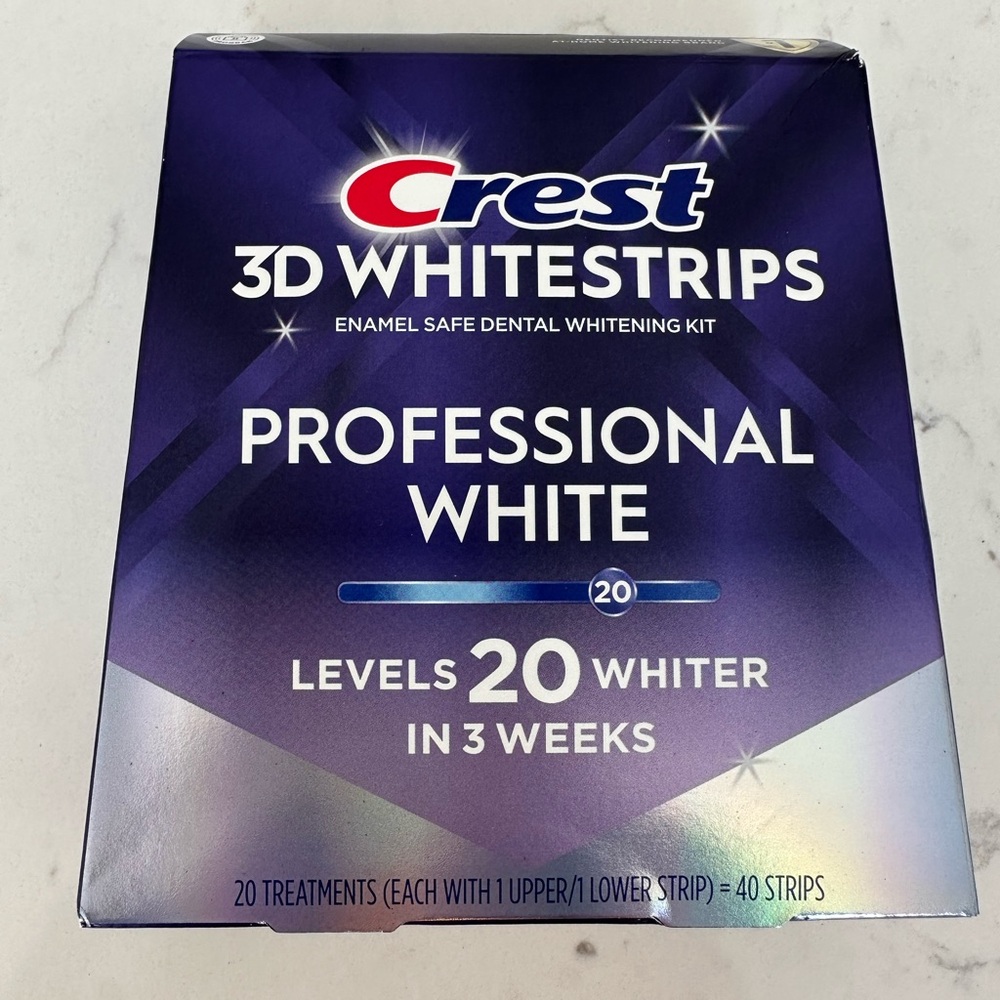 Crest 3D Whitestrips – 20 Treatments (40 Strips) Teeth Whitening – 3 Week Supply